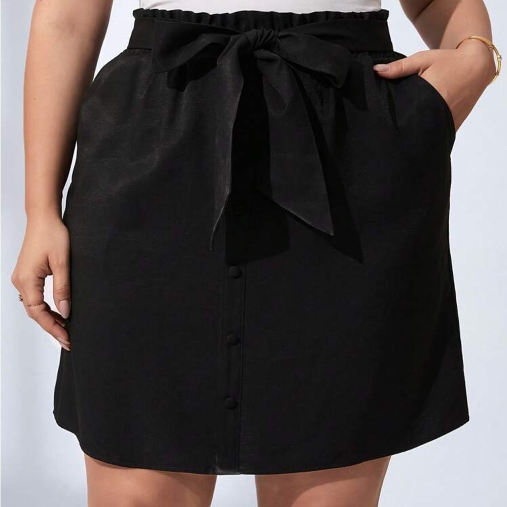 SHEIN Clasi Plus Paperbag Waist Tie Front Skirt